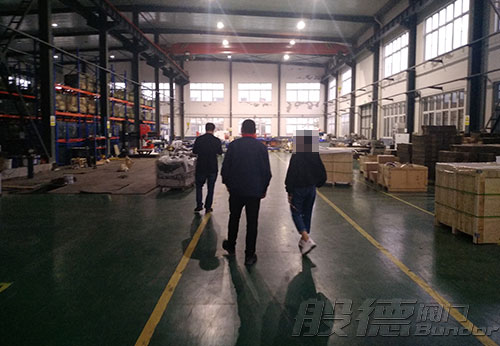 波蘭某客戶采購般德手柄對(duì)夾蝶閥產(chǎn)品